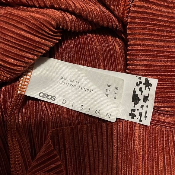 EUC- ASOS - 6. Open Back Romper - Picture 8 of 8